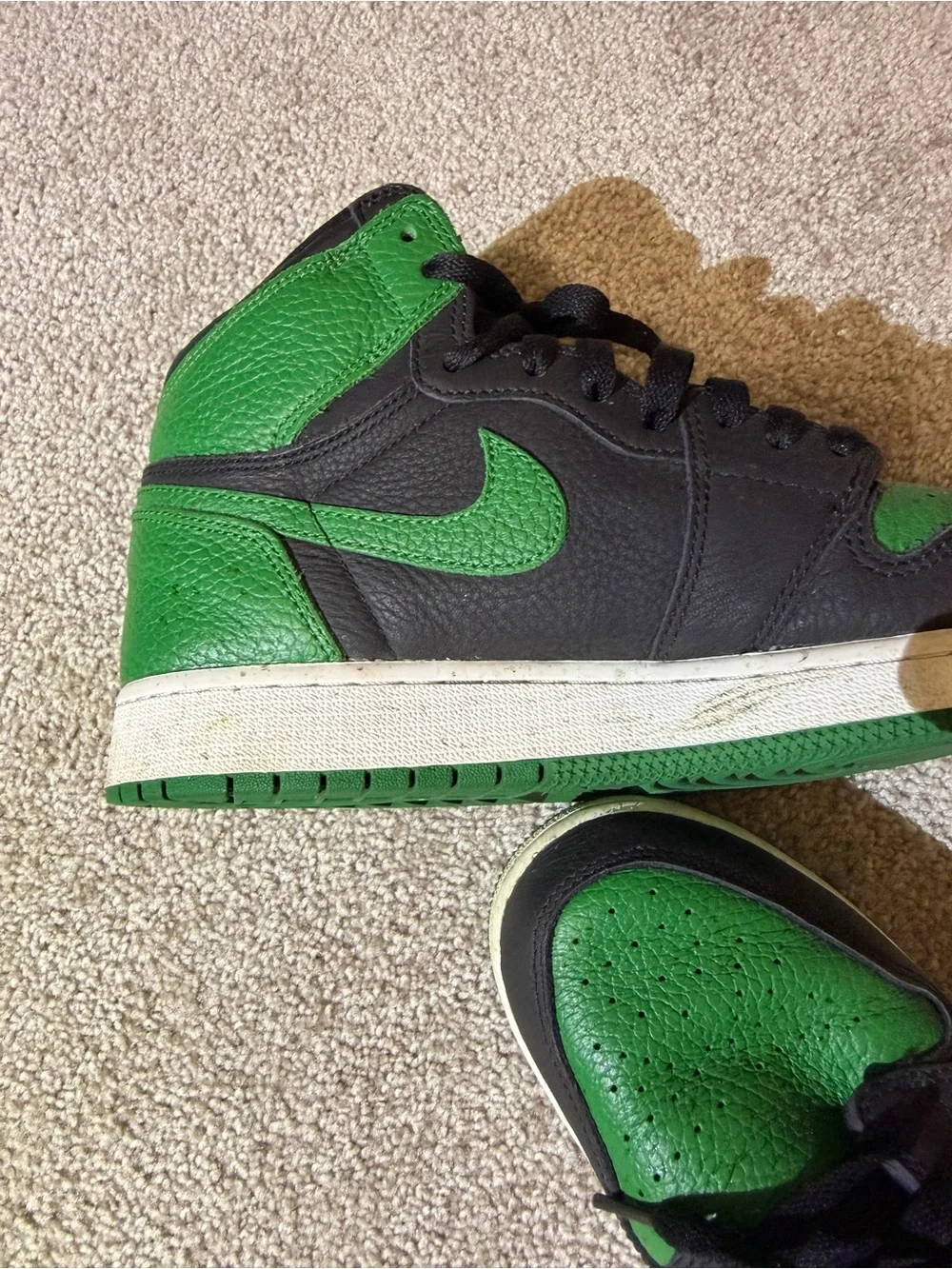 Air Jordan 1 Mid Green Toe Black/Pine Green Sneakers